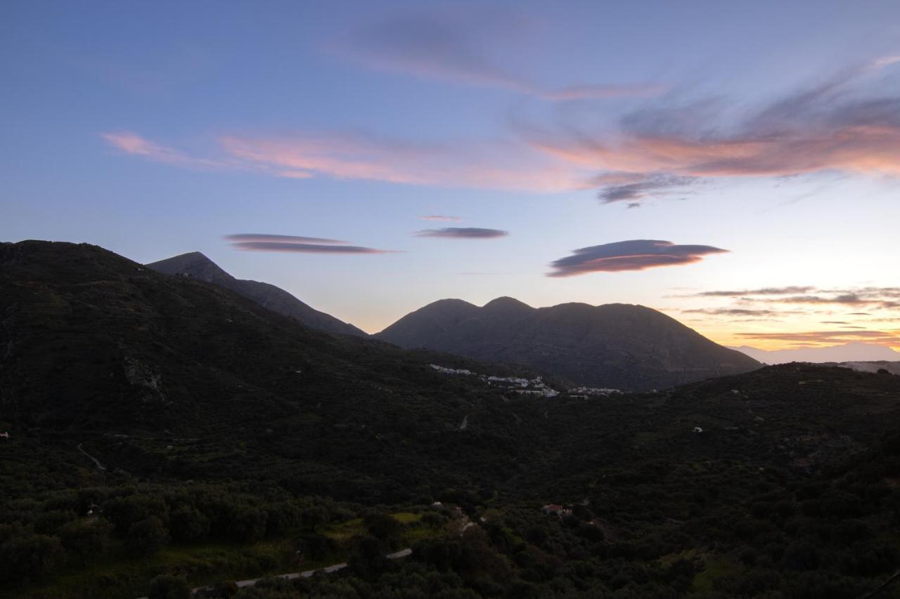The Mountain House - Authentic Cretan Hideaway - Breathtaking And Nature Views Tourloti Exterior foto